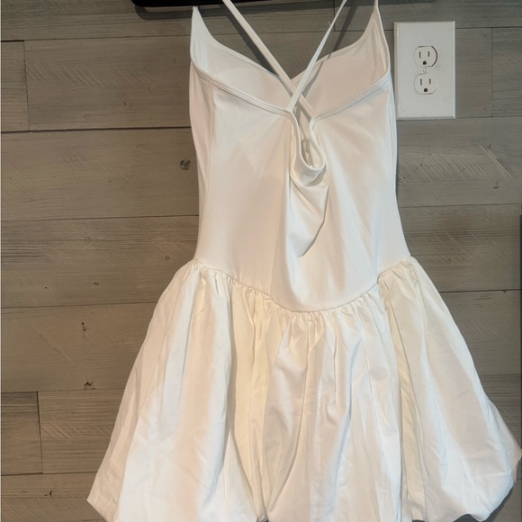 Elegant White Mini Dress - Picture 4 of 9